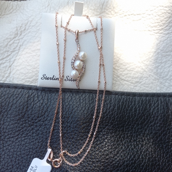 14K Rose Gold Cultured Pearl Drop Pendant - Picture 3 of 7